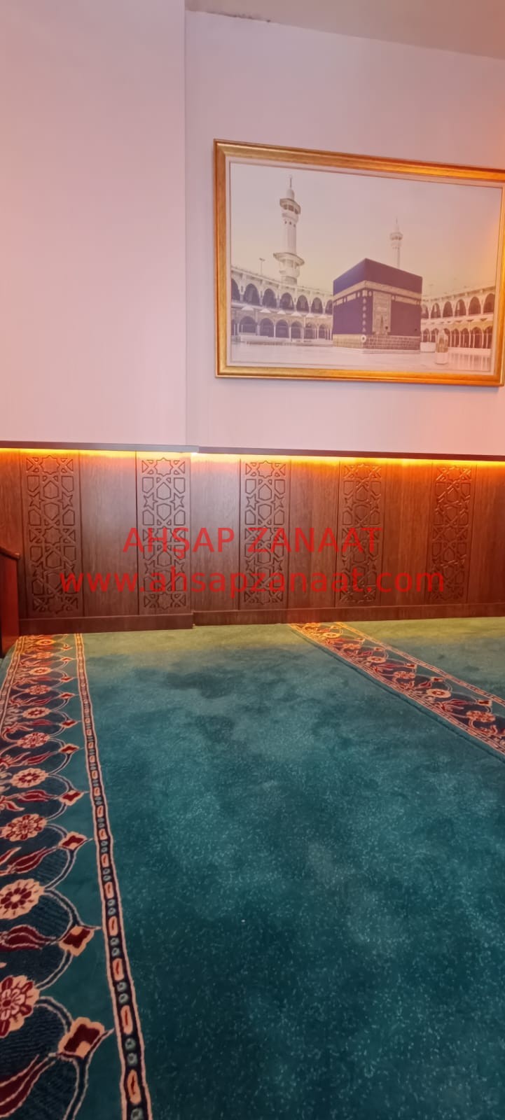 LM07 – Ceviz renkli İşlemeli Cami Lambri
